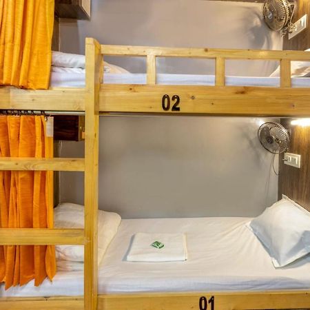 Sunrise Dormitory Hostelムンバイ エクステリア 写真