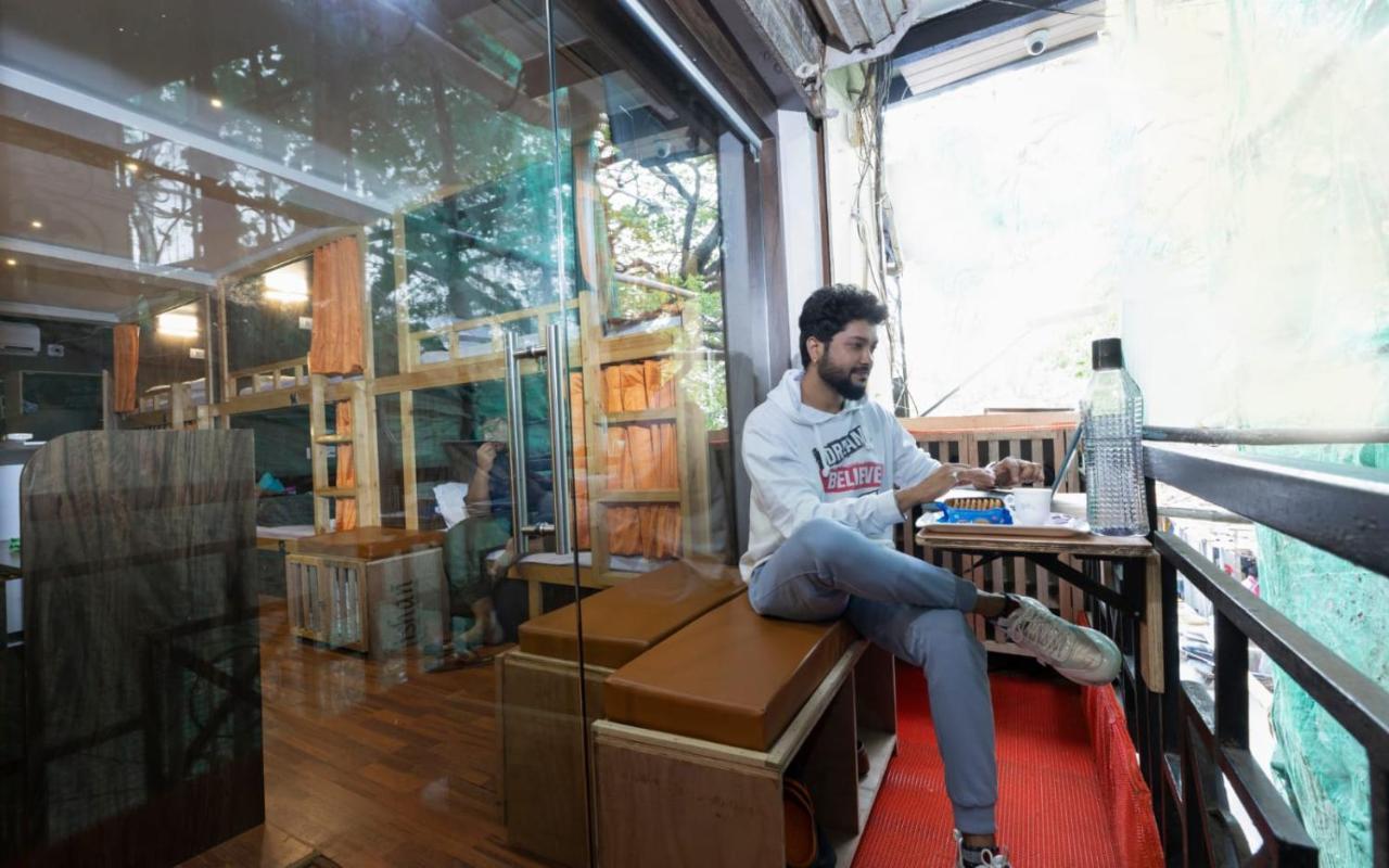 Sunrise Dormitory Hostelムンバイ エクステリア 写真